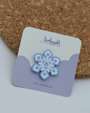 Load image into Gallery viewer, Snowflake D20 (Light Blue) - Soft Enamel Pin
